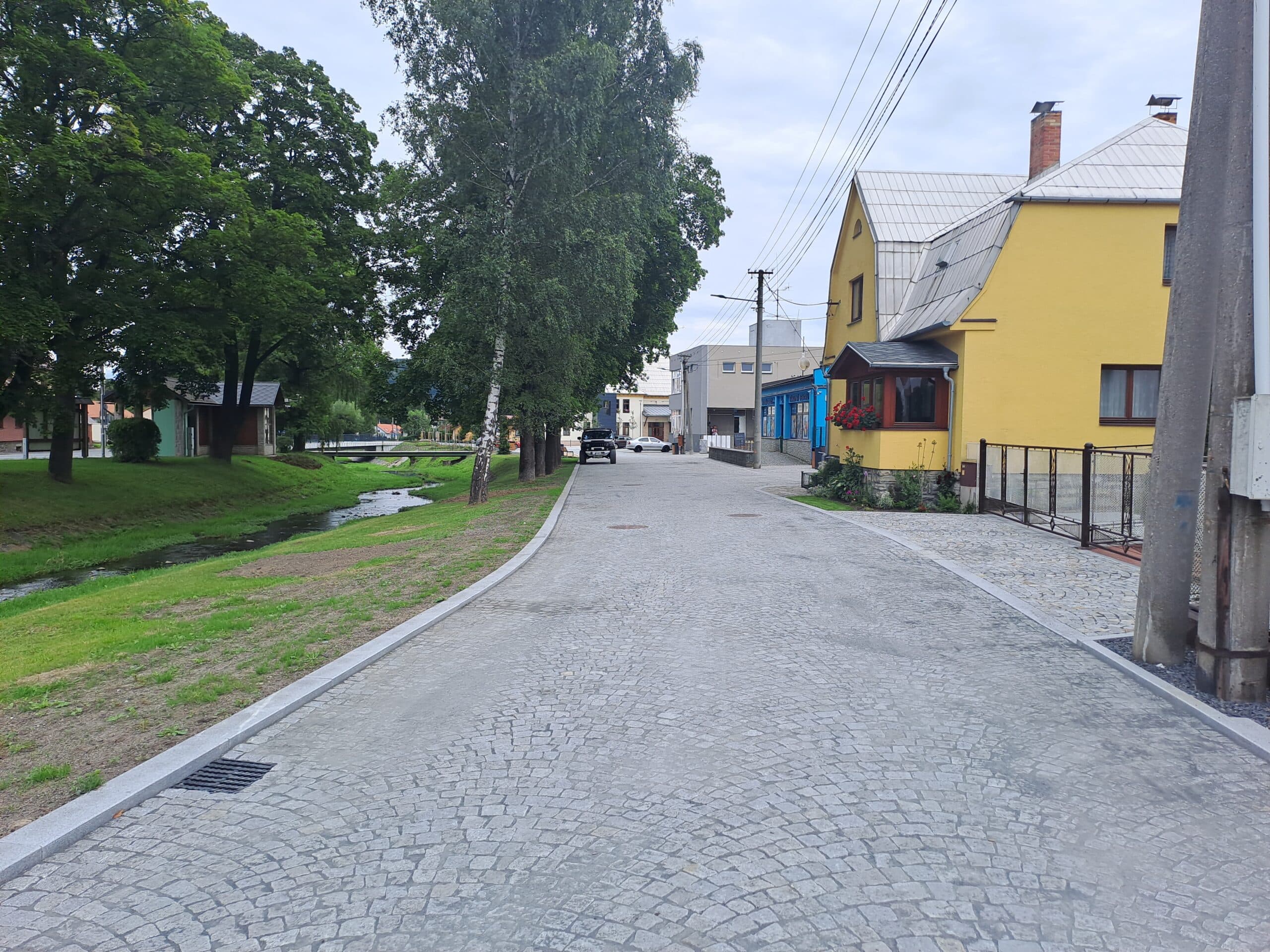 Kompletní rekonstrukce centra obce Kozlovice – fotografie 3 z 4
