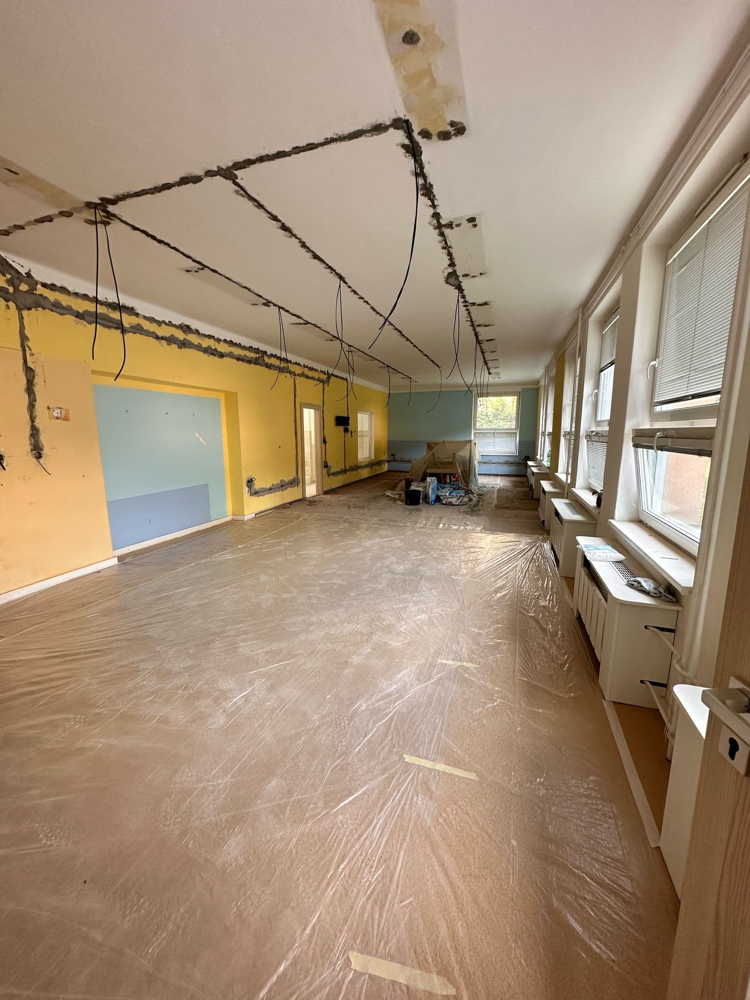 Rekonstrukce elektroinstalace MŠ 8. pěšího pluku Frýdek Místek – fotografie 1 z 7