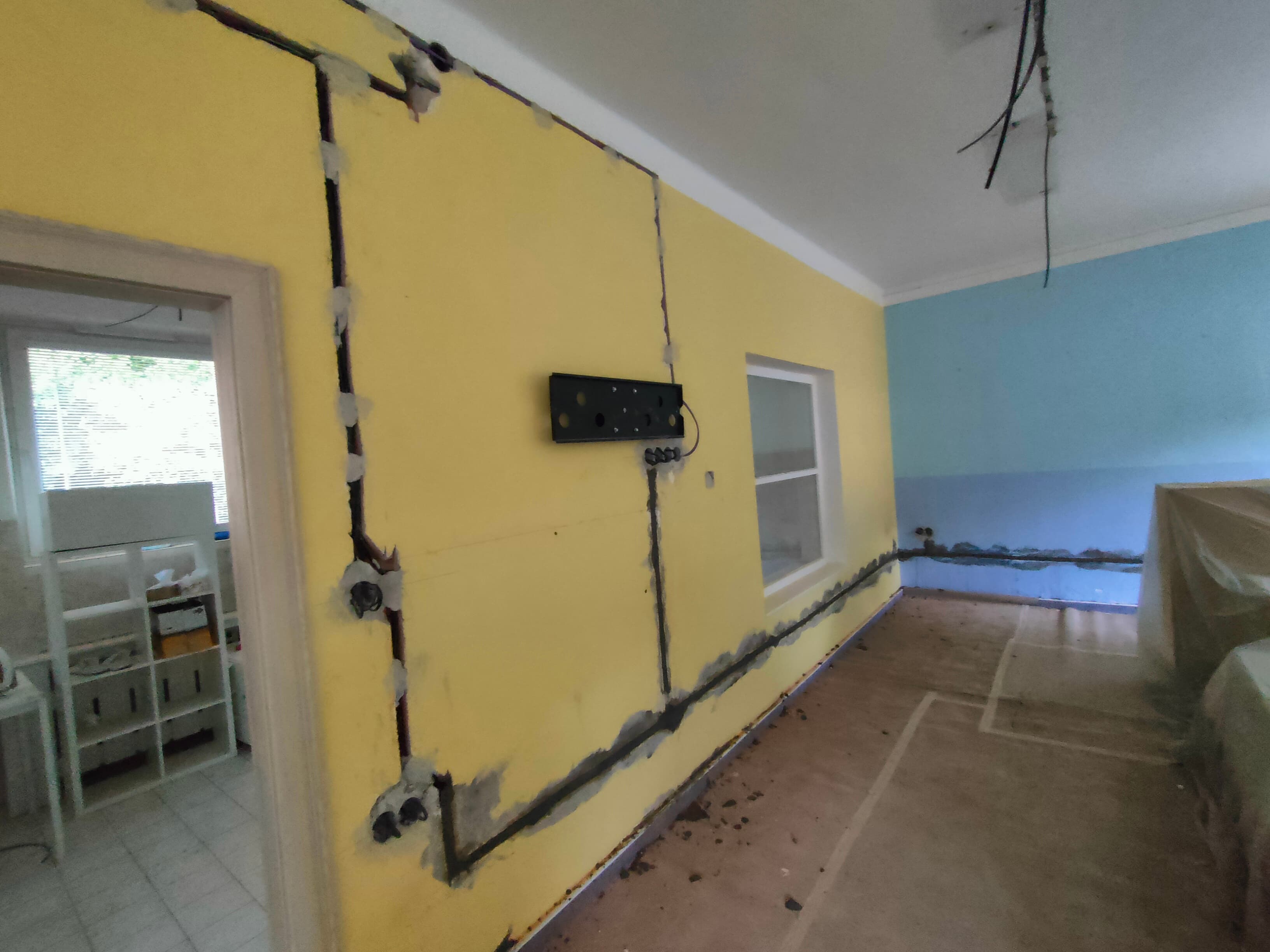 Rekonstrukce elektroinstalace MŠ 8. pěšího pluku Frýdek Místek – fotografie 4 z 7