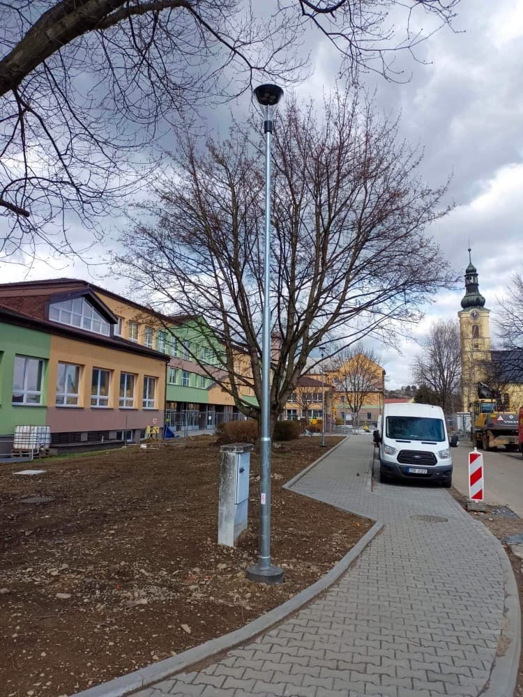 Úprava vstupních prostor před hlavním vstupem do ZŠ - Obec Dobrá